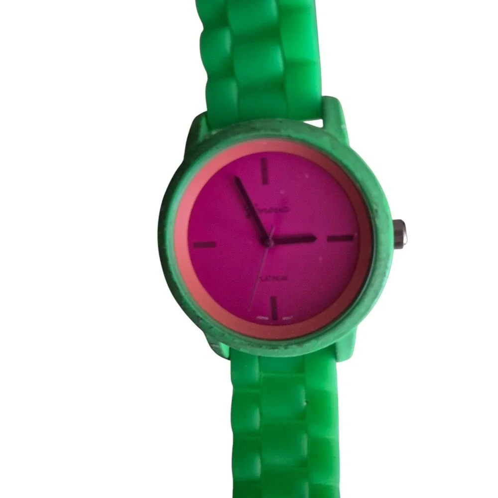Geneva Platinum mens ladies sport watch stylish Showy Minimalist New Battery